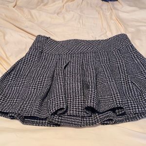 Houndstooth mini skirt